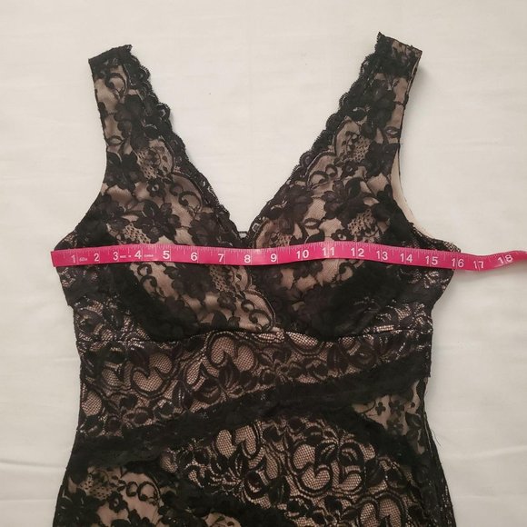 Windsor Women’s Black Scallop Lace Lined Surplice Bodycon Mini Dress Size 9/10 - Picture 11 of 15